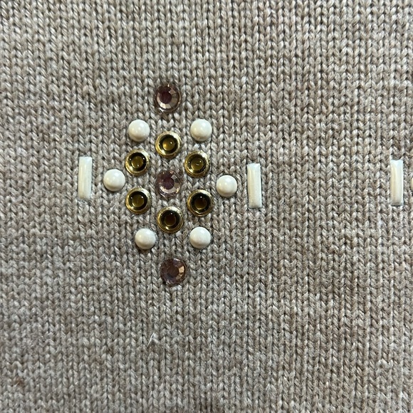 Talbots Beige Embellished Sweater size small V - Picture 4 of 10